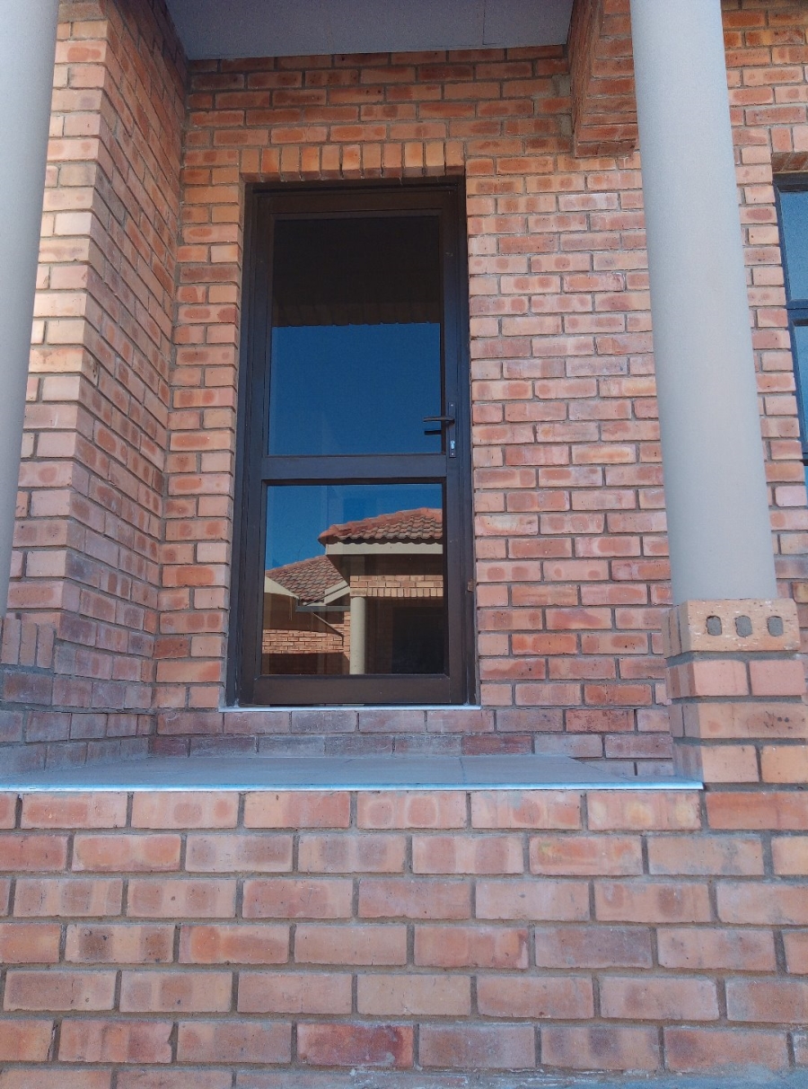 2 Bedroom Property for Sale in Hartswater Northern Cape
